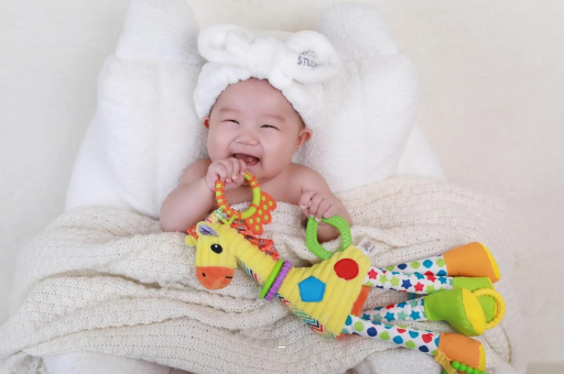 吴忠宝宝眼眶发红